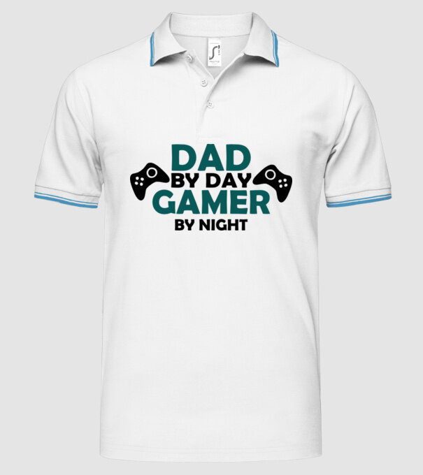 Dad by day gamer by night model alb pe tricou