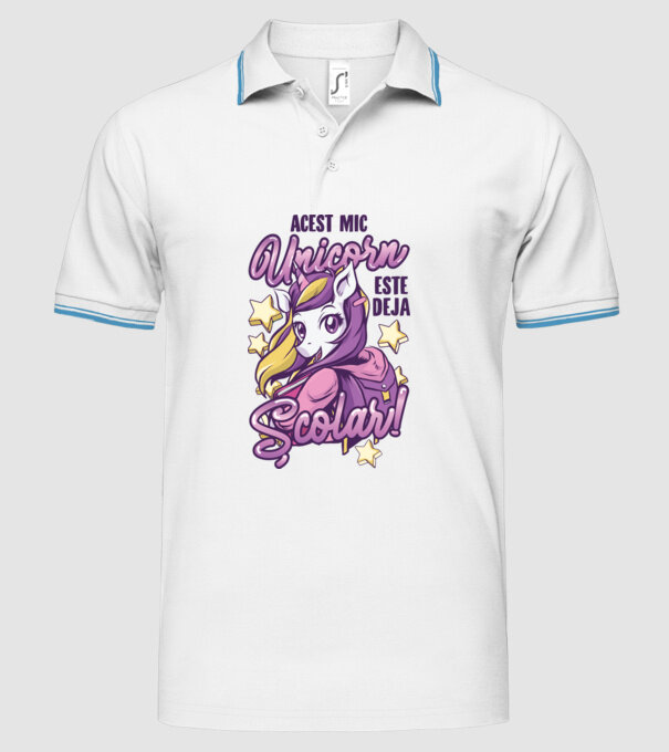 Acest mic unicorn este deja școlar model alb pe tricou
