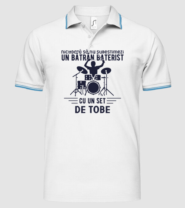 niciodată să nu subestimezi un bătrân baterist cu un set de tobe model alb pe tricou