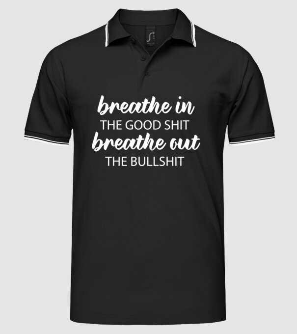 Inspiră model negru pe tricou