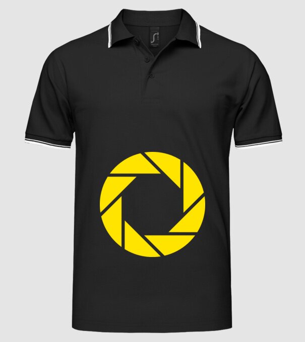 Blende model negru pe tricou
