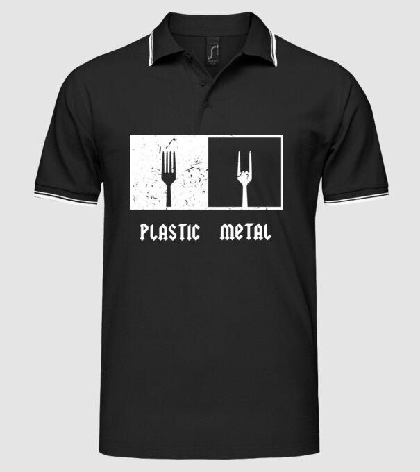 Plastic vs metal model negru pe tricou