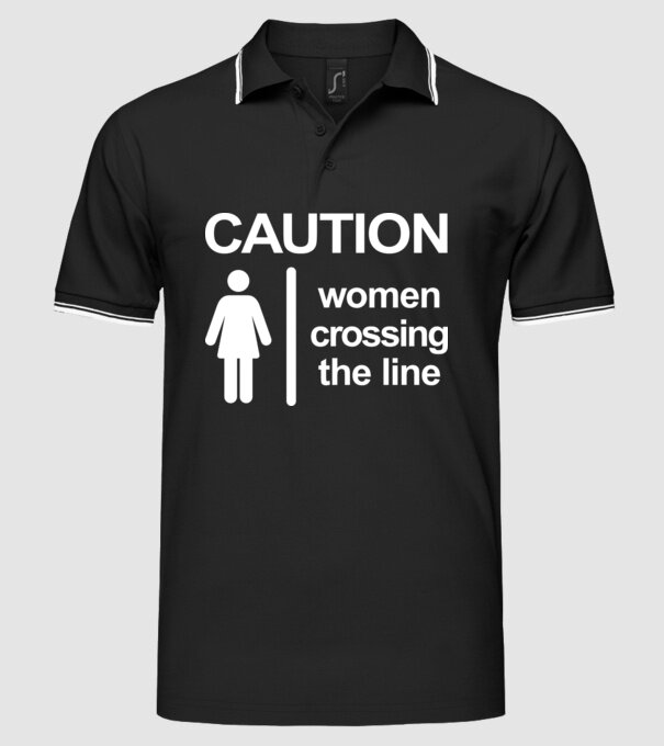 Atenție, femeie care depășește barierele model negru pe tricou
