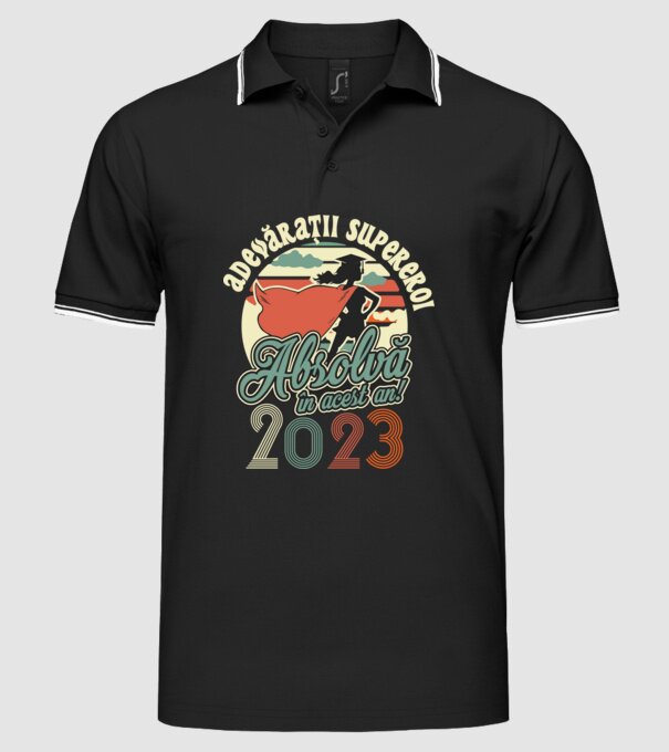 Adevărații supereroi model negru pe tricou