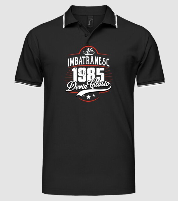 Devin Clasic - 1985 model negru pe tricou