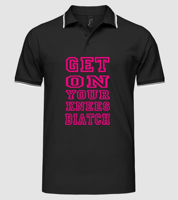 GET ON KNEES model negru pe tricou