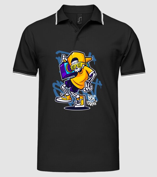 Graffiti model negru pe tricou