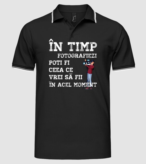în timp ce fotografiezi poți fi ceea ce vrei să fii - în acel moment model negru pe tricou
