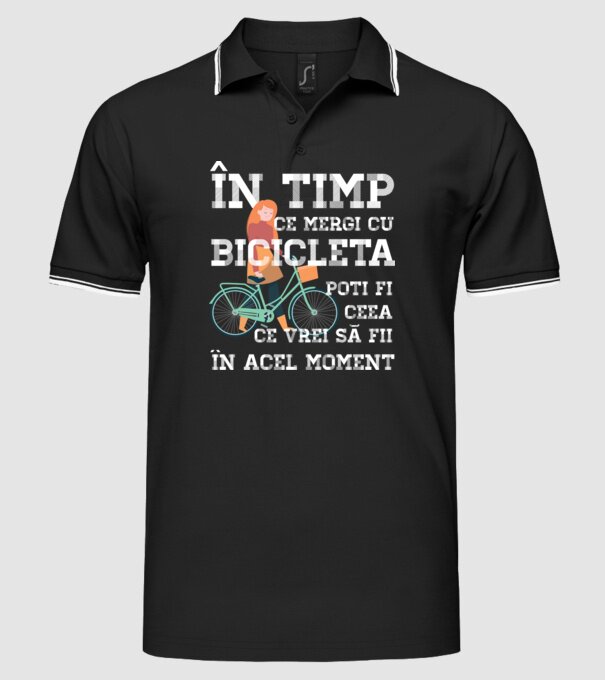 în timp ce mergi cu bicicleta poți fi ceea ce vrei să fii - în acel moment model negru pe tricou