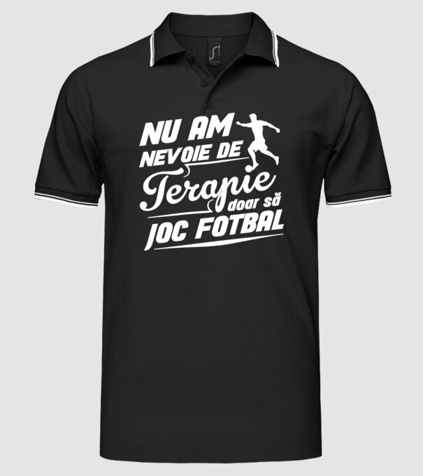nu am nevoie de terapie, doar să joc fotbal model negru pe tricou