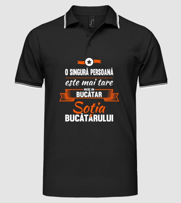 O singură persoană este mai tare decât un bucătar, soția bucătarului model negru pe tricou