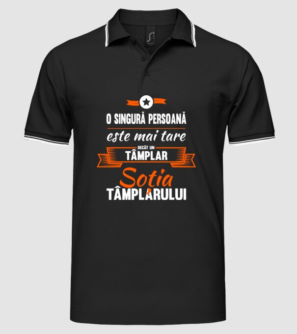 O singură persoană este mai tare decât un tâmplar, soția tâmplarului model negru pe tricou
