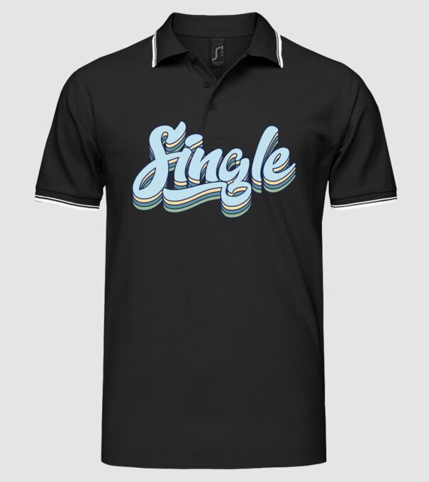 single model negru pe tricou