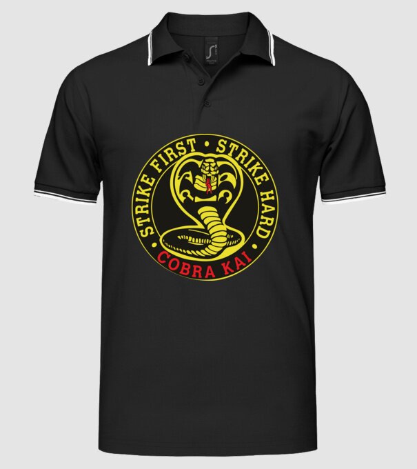 Strike first strike hard logo model negru pe tricou