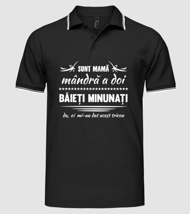 Sunt Mamă mândră a doi băieți minunați - da, ei mi-au dat acest tricou model negru pe tricou