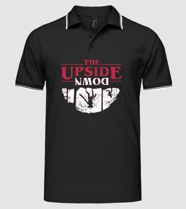 the upside down logo model negru pe tricou