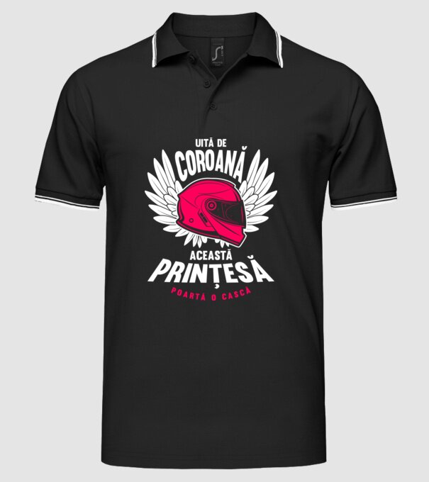 Uită de coroană, această prințesă poartă o cască model negru pe tricou