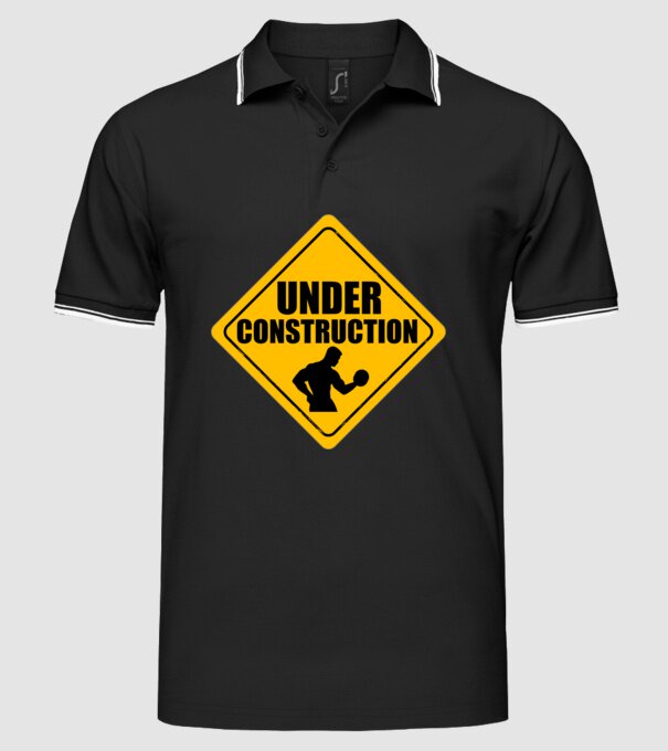 Under Construction model negru pe tricou