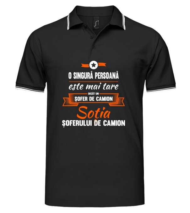  model  pe tricou