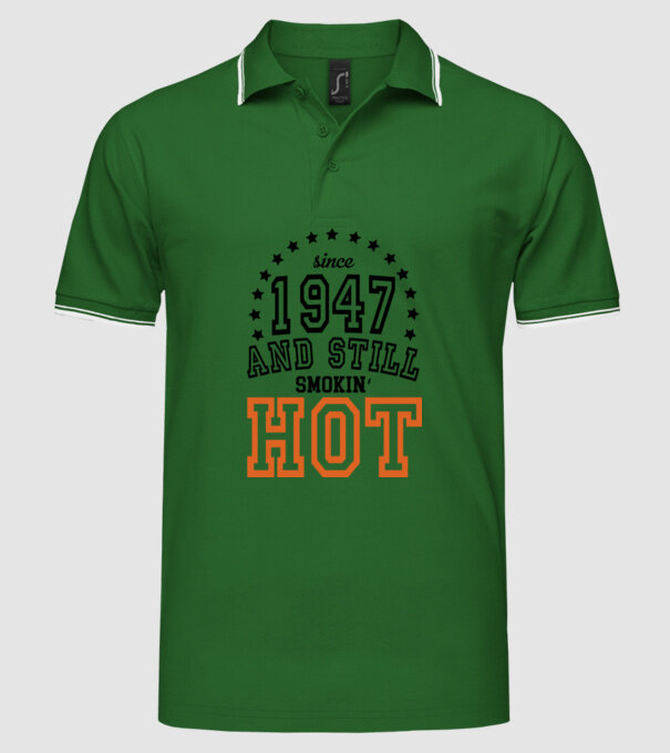 'Since and still smokin'' hot - 1947' model verde pe tricou