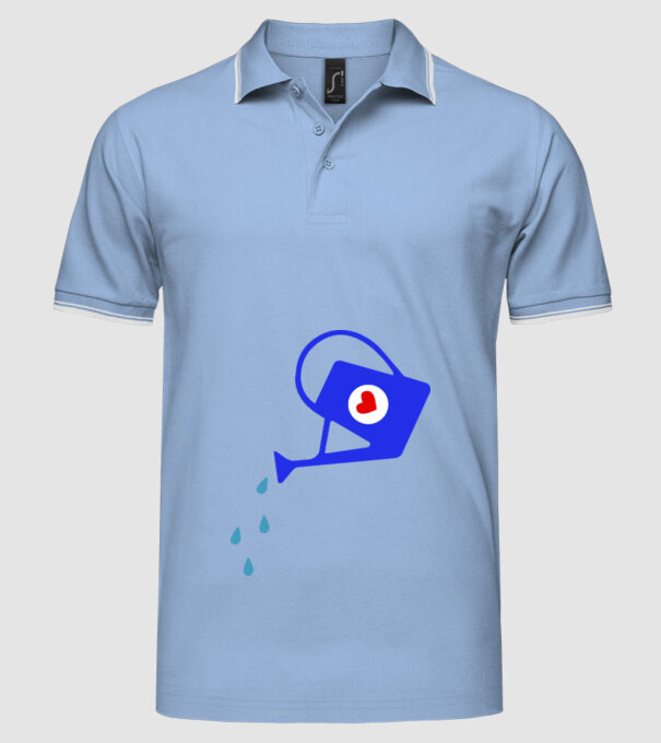 Cană de stropit model albastru deschis pe tricou