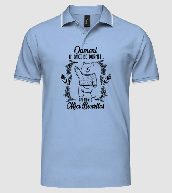 oameni în saci de dormit... ca niște mici burritos model albastru deschis pe tricou