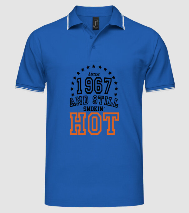 'Since and still smokin'' hot - 1967' model albastru regal pe tricou