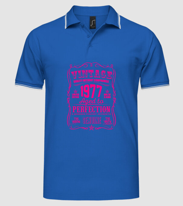 Vintage Perfection - 1977 model albastru regal pe tricou