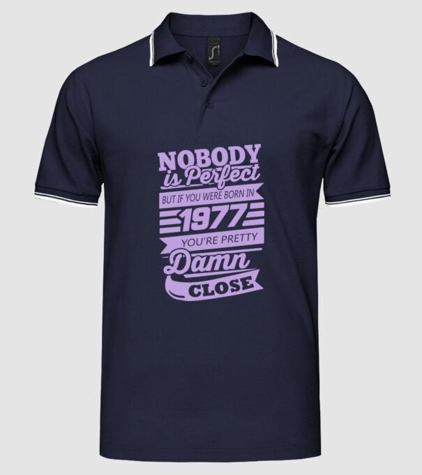Nobody 1977 model albastru închis pe tricou
