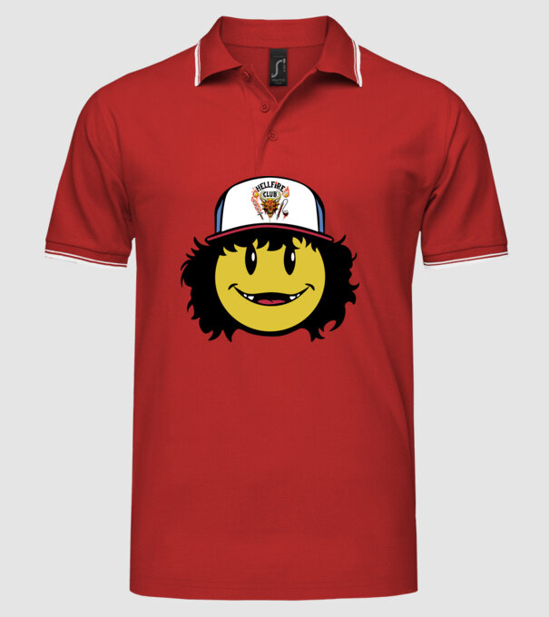 dustinhappyface model roșu pe tricou