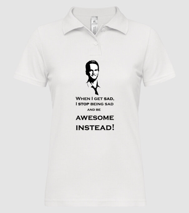  model alb pe tricou