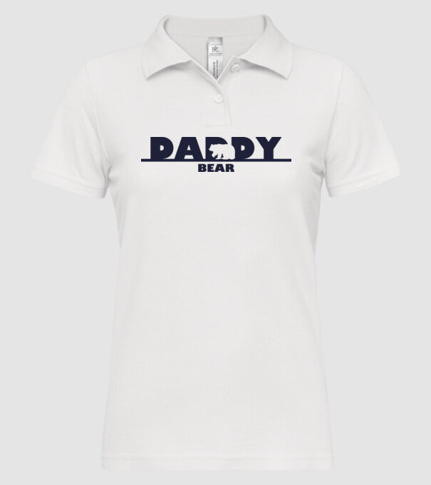 model alb pe tricou