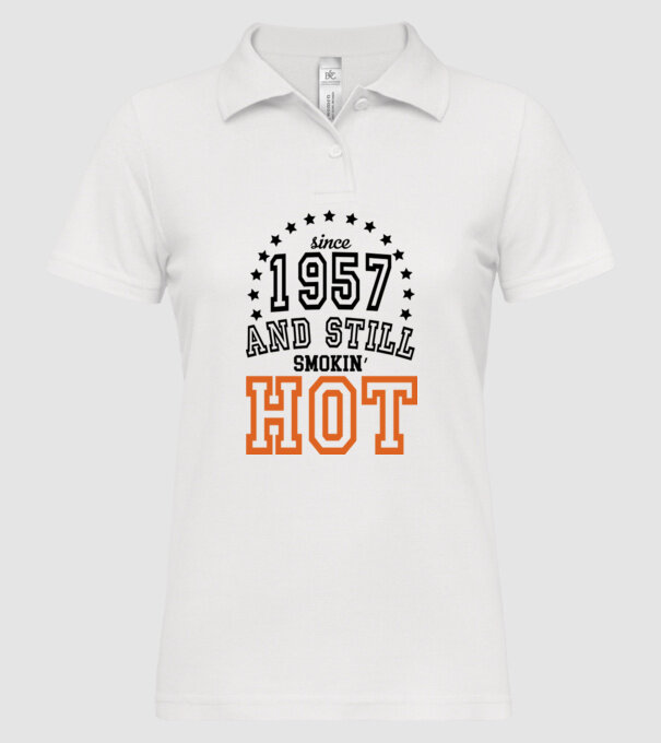 'Since and still smokin'' hot - 1957' model alb pe tricou