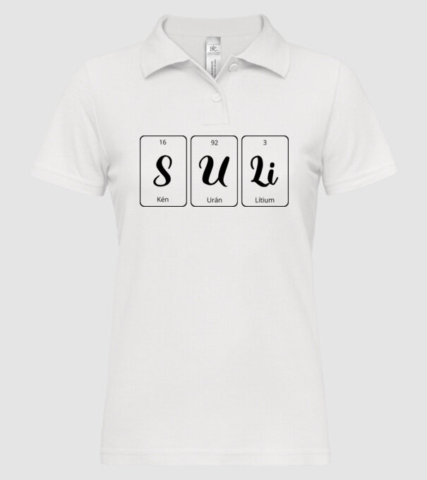 model alb pe tricou