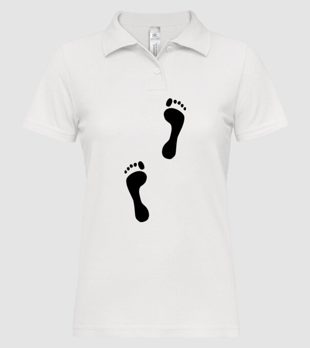 tălpi model alb pe tricou