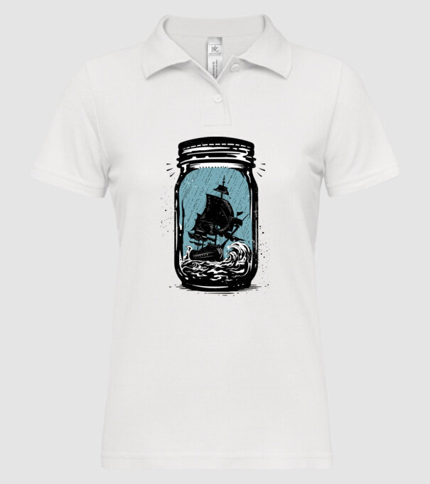 Trapped model alb pe tricou