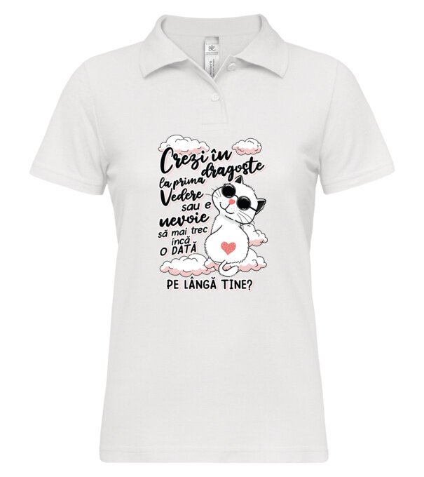  model  pe tricou