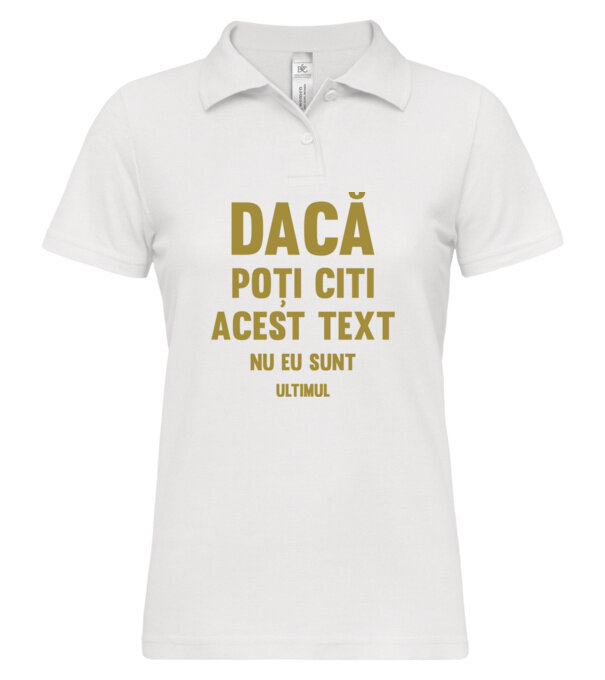  model  pe tricou
