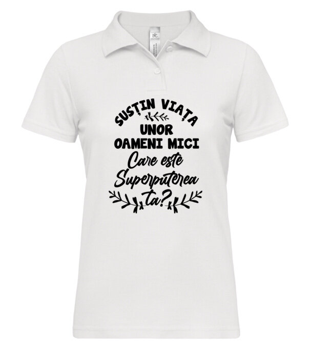  model  pe tricou