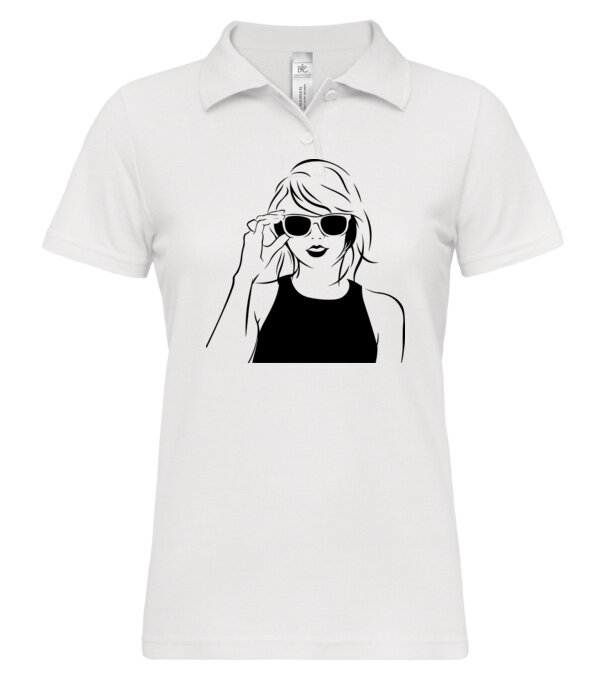  model  pe tricou