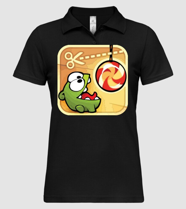 model negru pe tricou