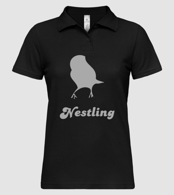 Nestling model negru pe tricou