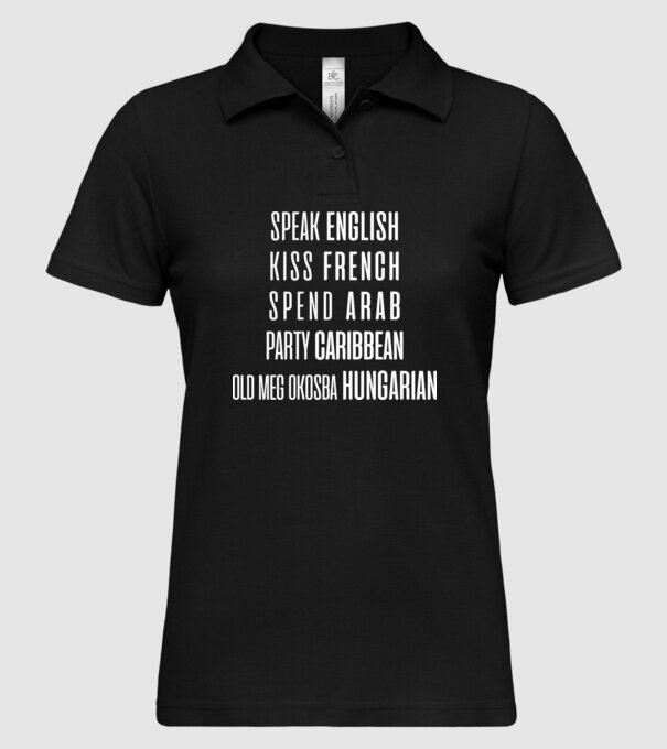 model negru pe tricou