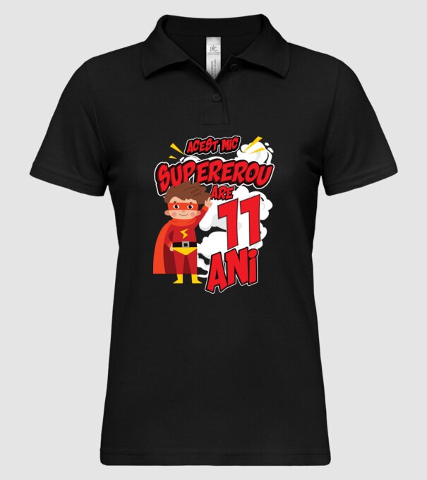 Acest mic supererou are 11 ani model negru pe tricou