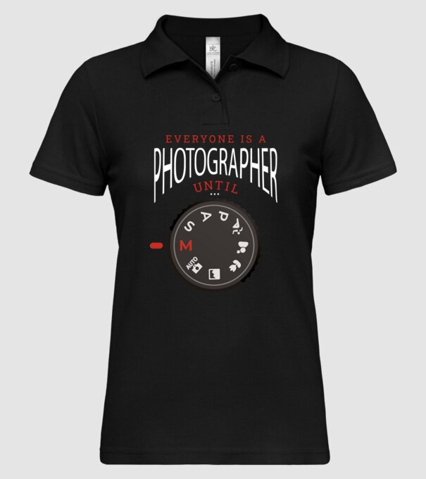 Everyone is a photographer until model negru pe tricou