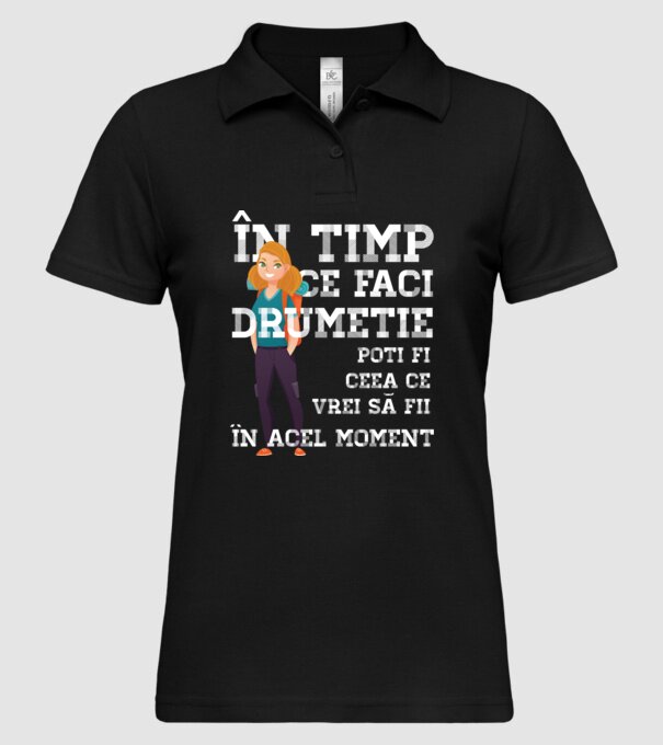 în timp ce faci drumeție poți fi ceea ce vrei să fii - în acel moment model negru pe tricou