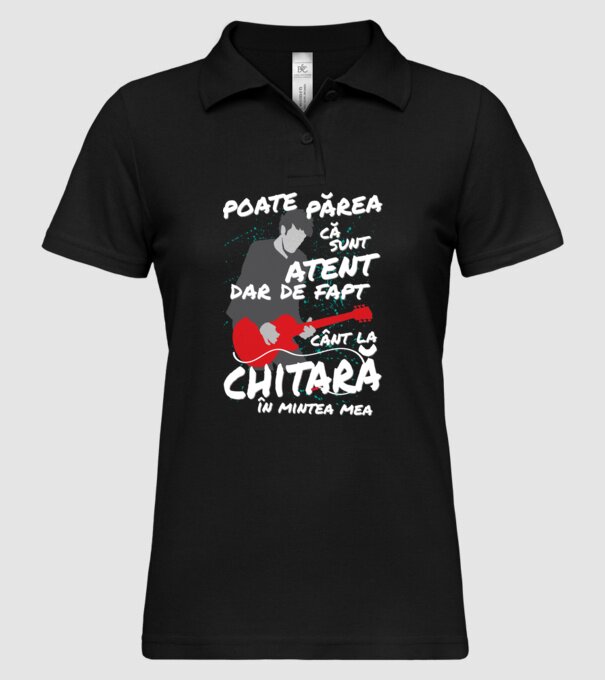 poate părea că sunt atent, dar de fapt cânt la chitară în mintea mea model negru pe tricou