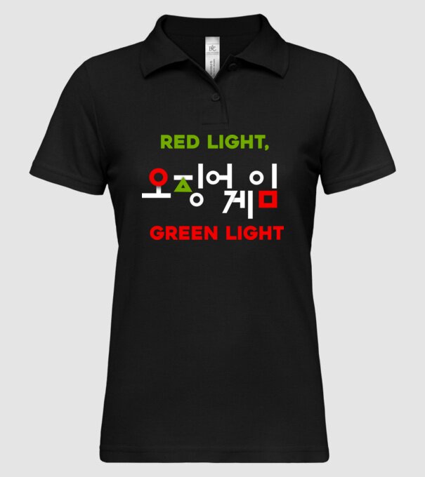 red light green light model negru pe tricou