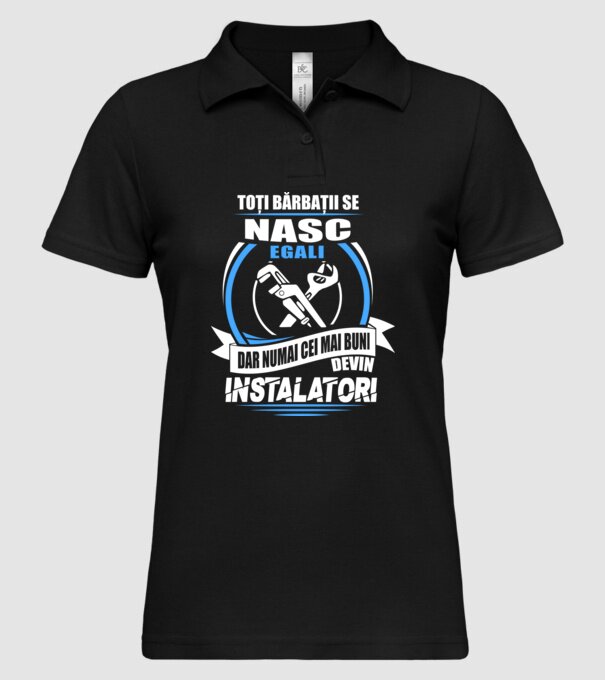 Toți bărbații se nasc egali instalatori model negru pe tricou