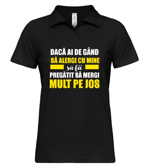  model  pe tricou